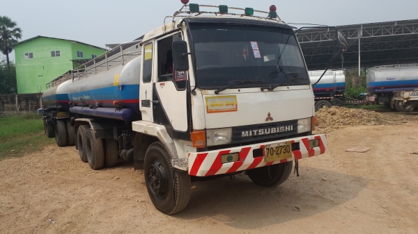 ขายรถ มิตซูบิชิ (ไอ้หลง) โบว์ วางเครื่อง 6D16 รถแท้งค์น้ำบรรทุกส่ากระทิงแดง ขายพร้อมแม่ลูก แม่2เพลา ลูก2คาน ราคา 750000 บาท ติดต่อ 0926527322