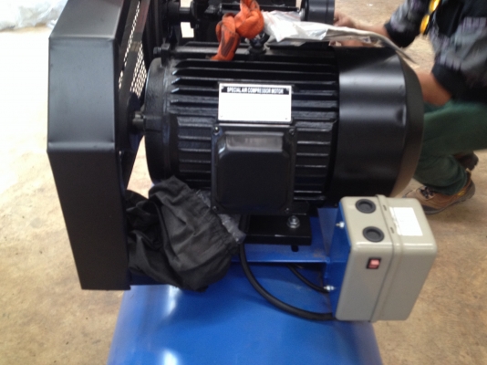 ปั้มลม LUMAN  ขนาด 300ลิตร