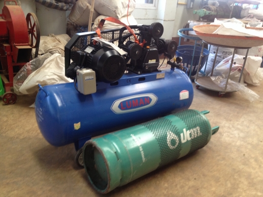 ปั้มลม LUMAN  ขนาด 300ลิตร