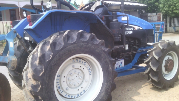 ขายรถไถFORD  NEWHOLLAND  รุ่นTS90  กรองเล็กรถปี02เล่มพร้อมโอน