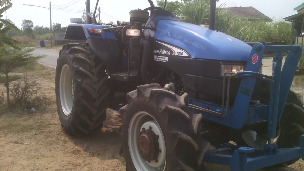 ขายรถไถFORD  NEWHOLLAND  รุ่นTS90  กรองเล็กรถปี02เล่มพร้อมโอน