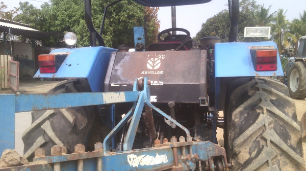 ขายรถไถFORD  NEWHOLLAND  รุ่นTS90  กรองเล็กรถปี02เล่มพร้อมโอน