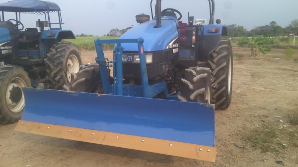 ขายรถไถFORD  NEWHOLLAND  รุ่นTS90  กรองเล็กรถปี02เล่มพร้อมโอน