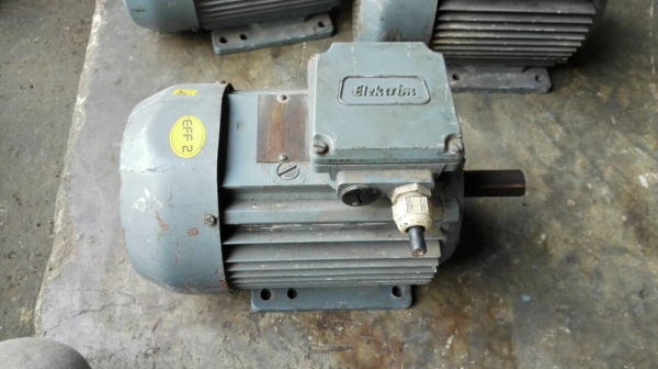 ==== เหลือ 2 ตัว ==== มอเตอร์ Elektrim Europe 2 HP. 380V. 1450 RPM. มา 3 ตัว. สภาพใหม่ สวย ทน อึด พร้อมใช้งาน.