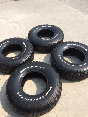 ขายยาง BF mud terrain 33x10.5x15 ปลายปี 09  ดอกยางหนาๆไม่บั่ง เสมอกันทุกเส้น  ส่งได้ทั่วประเทศ 080-568-5540 ป้อม