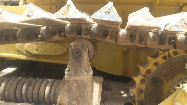 ขาย880,000รถแทรคเตอร์ CAT D 5 Bตีนเป็ด เครื่อง 10Zรถสวยพร้อมใช้ 090-772-3710 090-772-3708