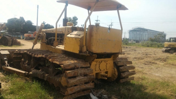 ขาย880,000รถแทรคเตอร์ CAT D 5 Bตีนเป็ด เครื่อง 10Zรถสวยพร้อมใช้ 090-772-3710 090-772-3708
