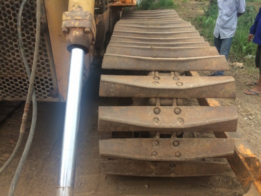 ขาย880,000รถแทรคเตอร์ CAT D 5 Bตีนเป็ด เครื่อง 10Zรถสวยพร้อมใช้ 090-772-3710 090-772-3708