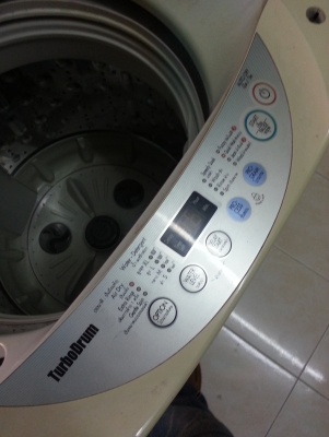 อดีตเครื่องซักผ้าหยอดเหรียญยี่ห้อ LG ขนาด 7.0 Kg. อดีตเครื่องซักผ้าหยอดเหรียญยี่ห้อ LG ขนาด 7.0 Kg.