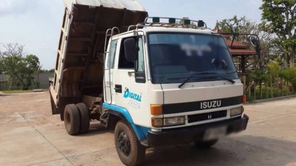 ขายรถบรรทุกหกล้อดัมพ์ Isuzu rocky FRR32DB เครื่อง 195 แรง เครื่องดี แชสซีสวยไม่ผุ ยาง 60\% ยาง 8.25 ขอบ 16" ขายรถบรรทุกหกล้อดัมพ์ Isuzu rocky FRR32DB เครื่อง 195 แรง เครื่องดี แชสซีสวยไม่ผุ ยาง 60\% ยาง 8.25 ขอบ 16"
