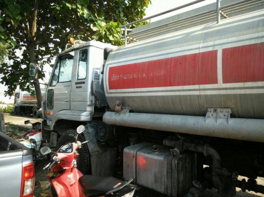 ขายรถบรรทุก 10 ล้อน้ำ NISSAN UD CWM430M 290 แรงม้า ถังบรรจุ 15000 ลิตร ราคา 850000