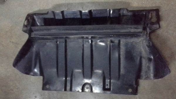 แผ่นกันหินใต้ท้องรถดีแมกช์ตัวสูงครับ