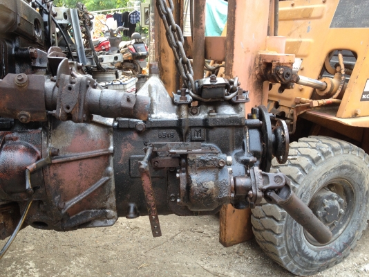 เครื่องยนต์อีสูสุพร้อมเกียร์และเกีึยร์ฝาก