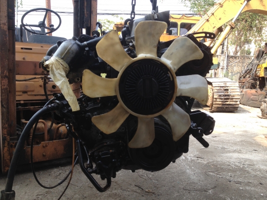 เครื่องยนต์อีสูสุพร้อมเกียร์และเกีึยร์ฝาก