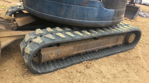 ขายรถแบคโฮ MITSUBISHI MM55SR แทรคยาง มีระะกระแทก มีใบมีดดันหน้า ราคา 290000