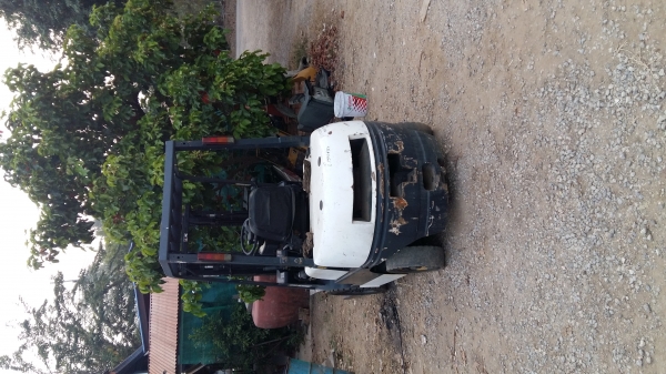 โฟร์ลกลิฟนิสสัน 2.5tonเบ็นซิล โฟร์ลกลิฟนิสสัน 2.5tonเบ็นซิล