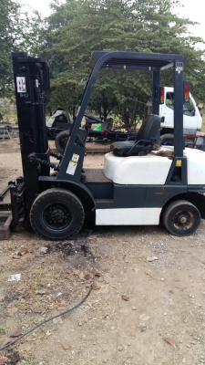 โฟร์ลกลิฟนิสสัน 2.5tonเบ็นซิล โฟร์ลกลิฟนิสสัน 2.5tonเบ็นซิล