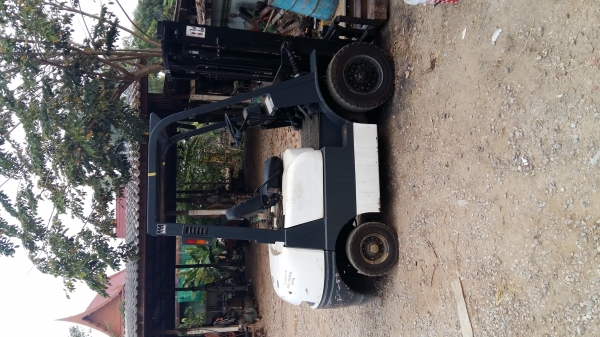 โฟร์ลกลิฟนิสสัน 2.5tonเบ็นซิล โฟร์ลกลิฟนิสสัน 2.5tonเบ็นซิล