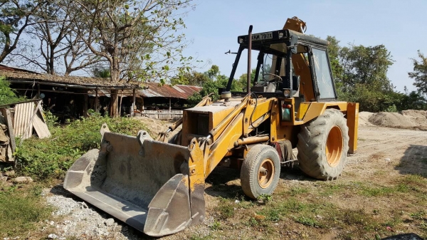 ขาย รถตักหน้าขุดหลัง JCB CX3 เพลาเดียว รถใช้งานอยู่เป็นประจำ เครื่องดี ปั้มดี เอกสารใบซื้อขาย