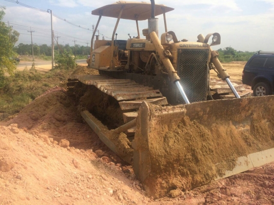 ขาย795,000รถแทรคเตอร์ CAT D 5 Bตีนเป็ด เครื่องดีเกีนร์แรงรถสวยพร้อมใช้ 090-772-3710 090-772-3708