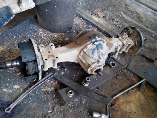 เฟื่องท้าย6 ล้อดั้มอีซูสุ130 แรงม้า   สอบถามได้ พงศกร 088 3970475