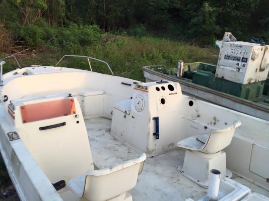 เรือนิสสัน 19 ฟุตเรือเปล่า