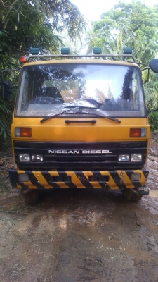 6ล้อรถน้ำ...180แรง NISSAN UD CPA87G-00827 ปี2544(2536)...รถสภาพดี พร้อมใช้...