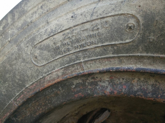 รถบด11ล้อ...ใช้งานได้ปกติ เครื่องอีซุซุ...จอดไว้เฉยๆ เล่มพร้อม