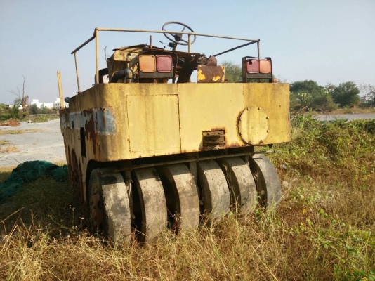 รถบด11ล้อ...ใช้งานได้ปกติ เครื่องอีซุซุ...จอดไว้เฉยๆ เล่มพร้อม