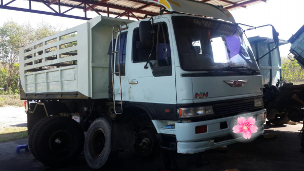 ขายรถบรรทุก 6 ล้อดัมพ์ HINO FF195 แรงม้า ราคา 630000