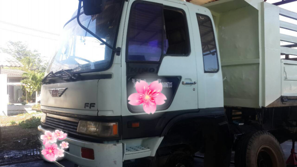 ขายรถบรรทุก 6 ล้อดัมพ์ HINO FF195 แรงม้า ราคา 630000