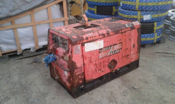 ขายเครื่องเชื่อมพร้อมเครื่องปั่นไฟ เครื่องยนต์ดีเซล 3 สูบ ขายราคา 50,000 บาท