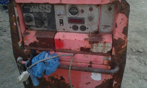 ขายเครื่องเชื่อมพร้อมเครื่องปั่นไฟ เครื่องยนต์ดีเซล 3 สูบ ขายราคา 50,000 บาท