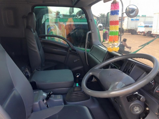 ขาย10ล้อหัวคัสซี 360แรงม้า ปี 2013