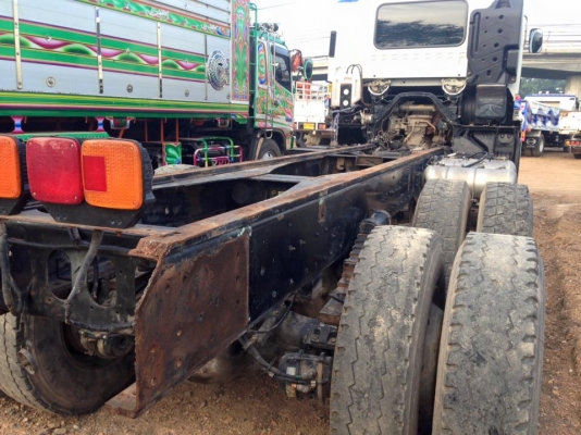 ขาย10ล้อหัวคัสซี 360แรงม้า ปี 2013