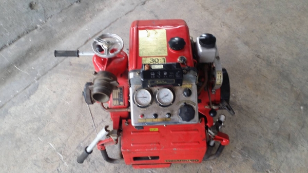 ปั๊มดับเพลิงเก่าญี่ปุ่น TOHATSU 60 (1)  เครื่องยนต์เบนซิน 2 สูบ สภาพดี