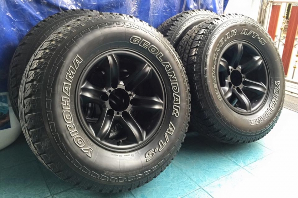 ขายล้อเล็บเหยี่ยวแท้ isuzu ขอบ16 พร้อม ยางyokohama AT-S 265/70/16