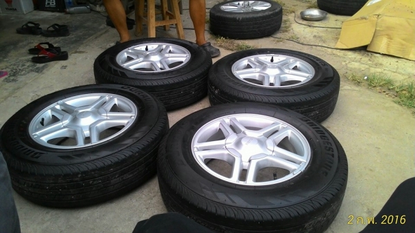 ขายล้อแม็กออนิว1.9บูลเพาเวอร์ขอบ16 4วง ราคา14,000 บาท