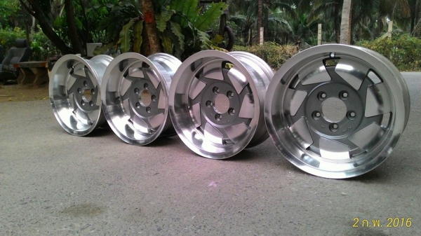 ขายล้อแม็กใหม่ยี่ห้อ ENKEI่ ขอบ15 4วง ราคา 10,000 บาท