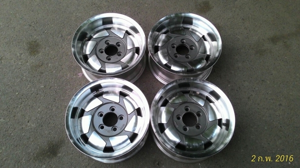 ขายล้อแม็กใหม่ยี่ห้อ ENKEI่ ขอบ15 4วง ราคา 10,000 บาท