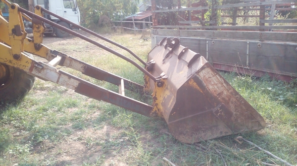 ลดอีก 1 หมื่นครับ คนจองไม่มาเอา  ขายเหมาเลิกกิจการ  ครับพี่น้อง  2 รายการ รถตักล้อยาง เครื่องชั่งคอมพื้นเหล็ก