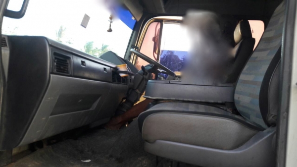 รถฮีโน่ 10 ล้อดั้ม FM226  230 แรงม้า. ปี 31.   สนใจติดต่อ  081 - 6079515