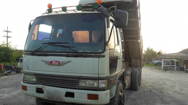 รถฮีโน่ 10 ล้อดั้ม FM226  230 แรงม้า. ปี 31.   สนใจติดต่อ  081 - 6079515