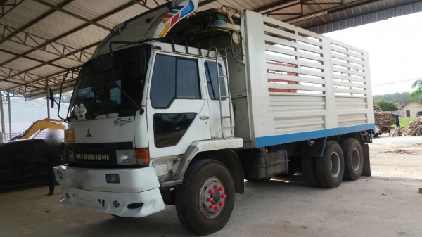 รถมิตซู 10 ล้อ รั้ว ( ไม่ดั้ม ) FN527M - TD / เปลื่ยนเครื่อง 230 แรงม้า.    สนใจติดต่อ  081 - 6079515