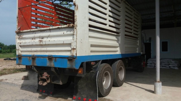 รถมิตซู 10 ล้อ รั้ว ( ไม่ดั้ม ) FN527M - TD / เปลื่ยนเครื่อง 230 แรงม้า.    สนใจติดต่อ  081 - 6079515