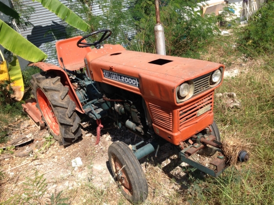 ขายรถไถ KUBOTA L2000 1100 CC. มีใบตัดหญ้า ผานไถ