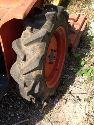 ขายรถไถ KUBOTA L2000 1100 CC. มีใบตัดหญ้า ผานไถ