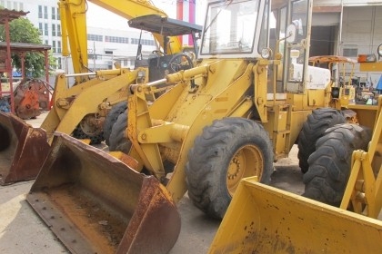 KOMATSU 510 สภาพพร้อมใช้งาน มีให้เลือกหลายคัน ราคาถูกๆ (ต่อรองได้)