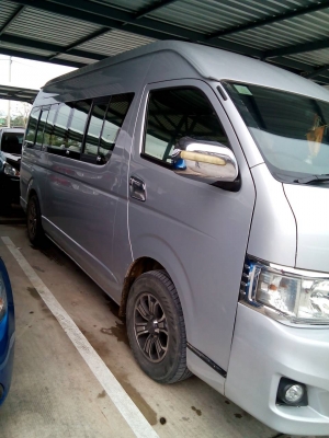 ขายรถตู้ TOYOTA ปี 55 ออกศูนย์