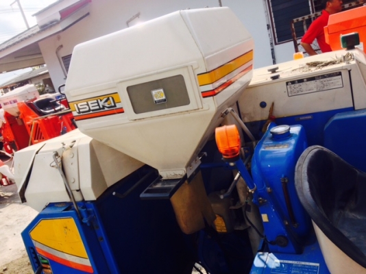 รถเกี่ยวข้าว ISEKI  HL80  สภาพพร้อมใช้  สวยเดิมๆแท้ญี่ปุ่น